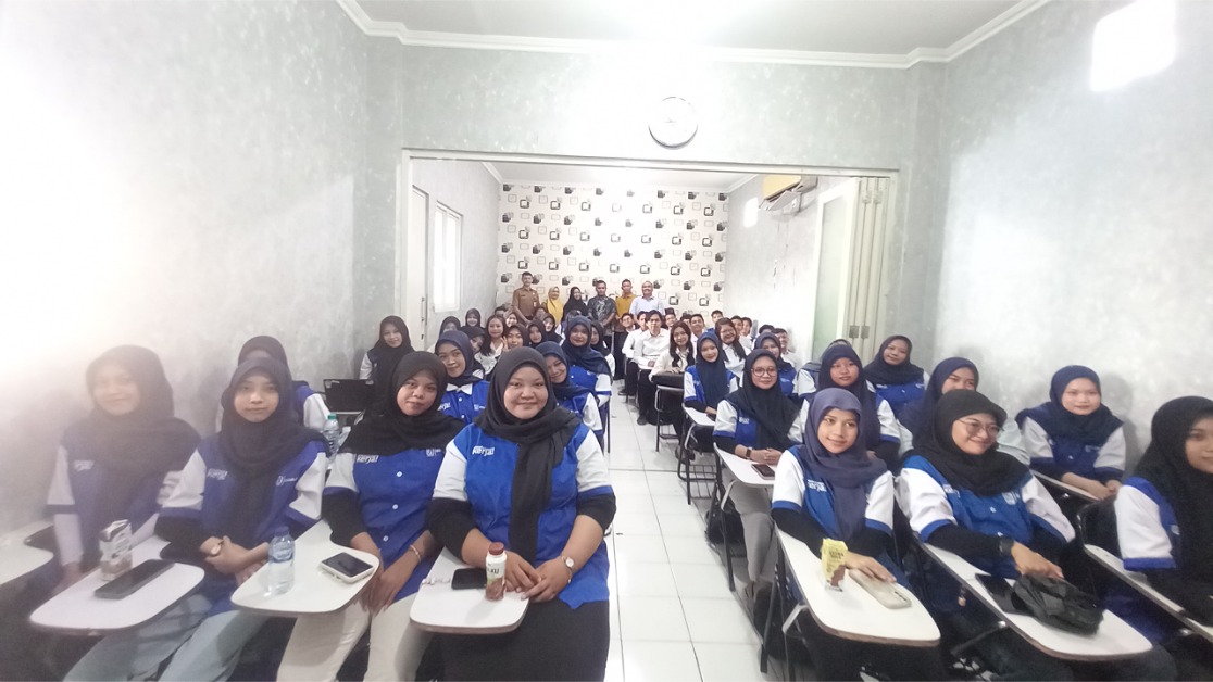 Mahasiswa LP3I Sidoarjo Dilatih Jadi Wirausaha Muda Tangguh